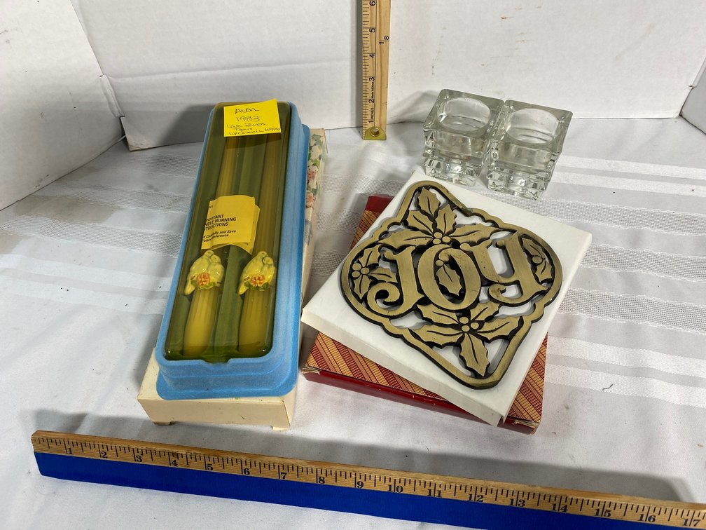 PAIR OF 1983 AVON CANDLES