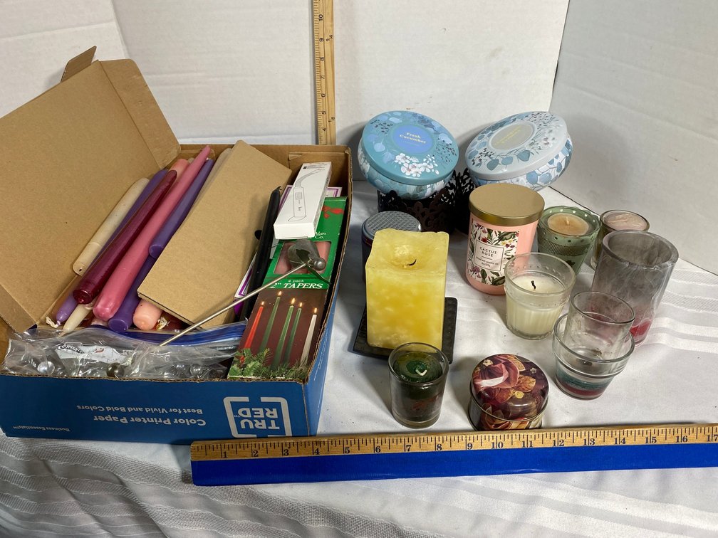 COLLECTION OF CANDLES AND CANDLE HOLDERS