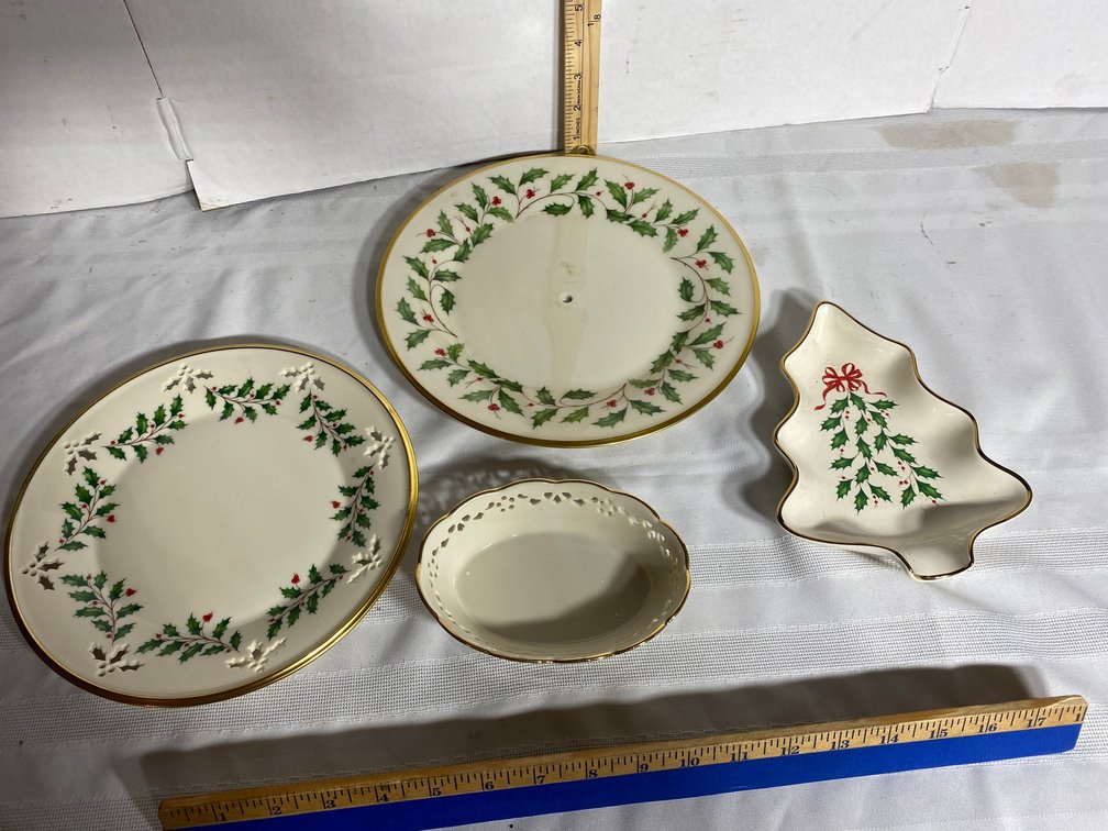 COLLECTION OF FOUR LENOX PIECES