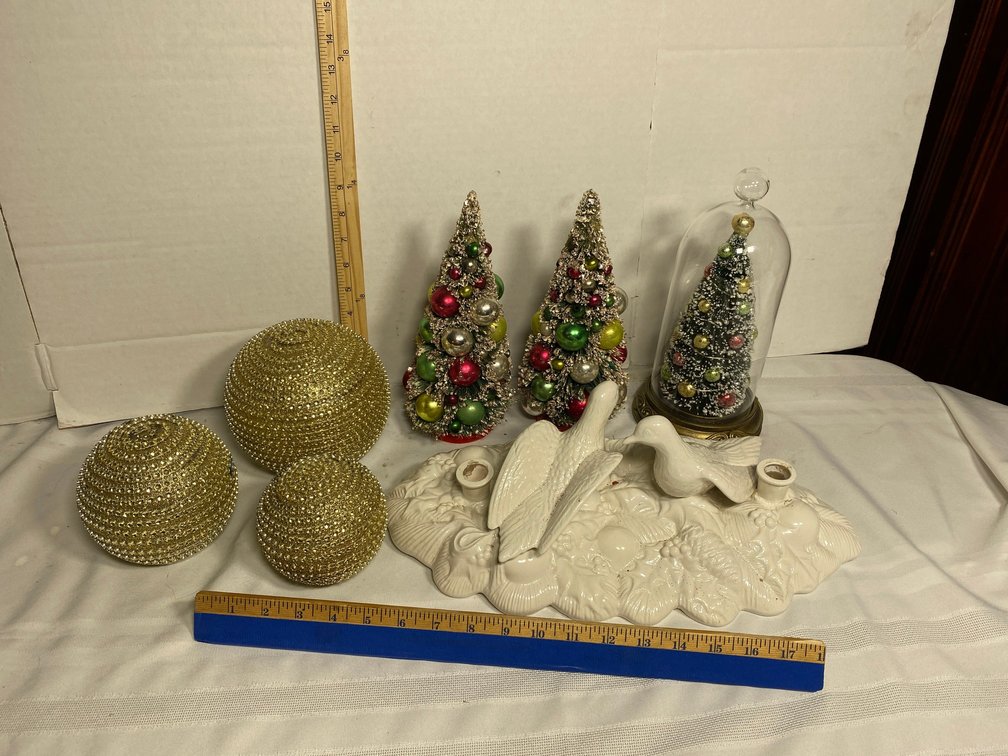 HOLIDAY DECORATIONS