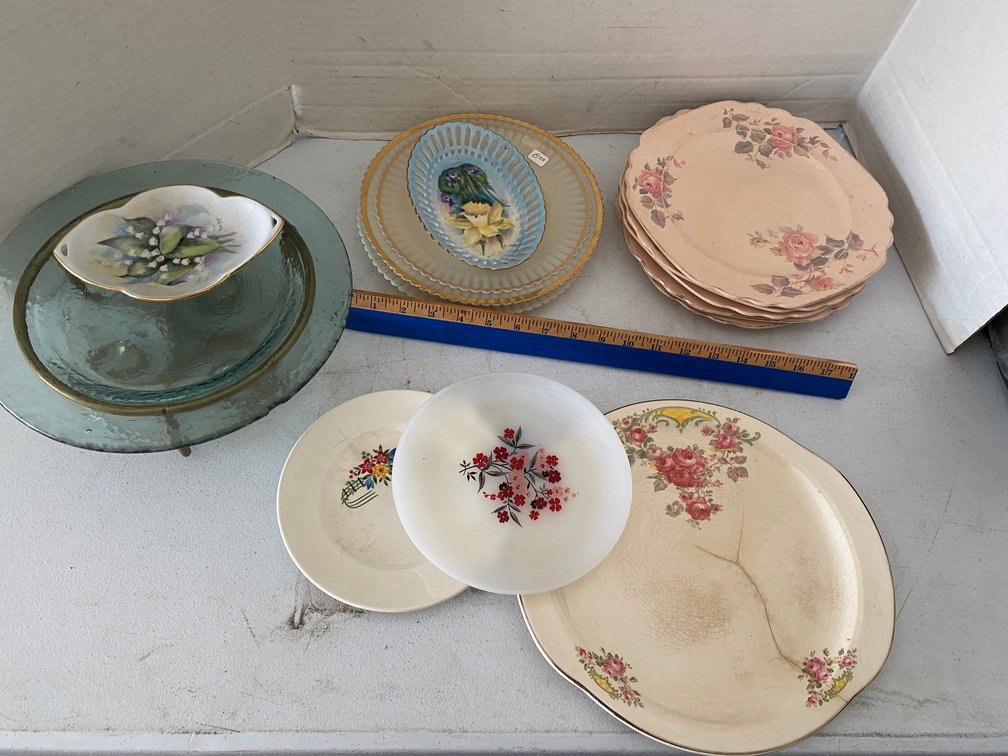 CAKE STAND