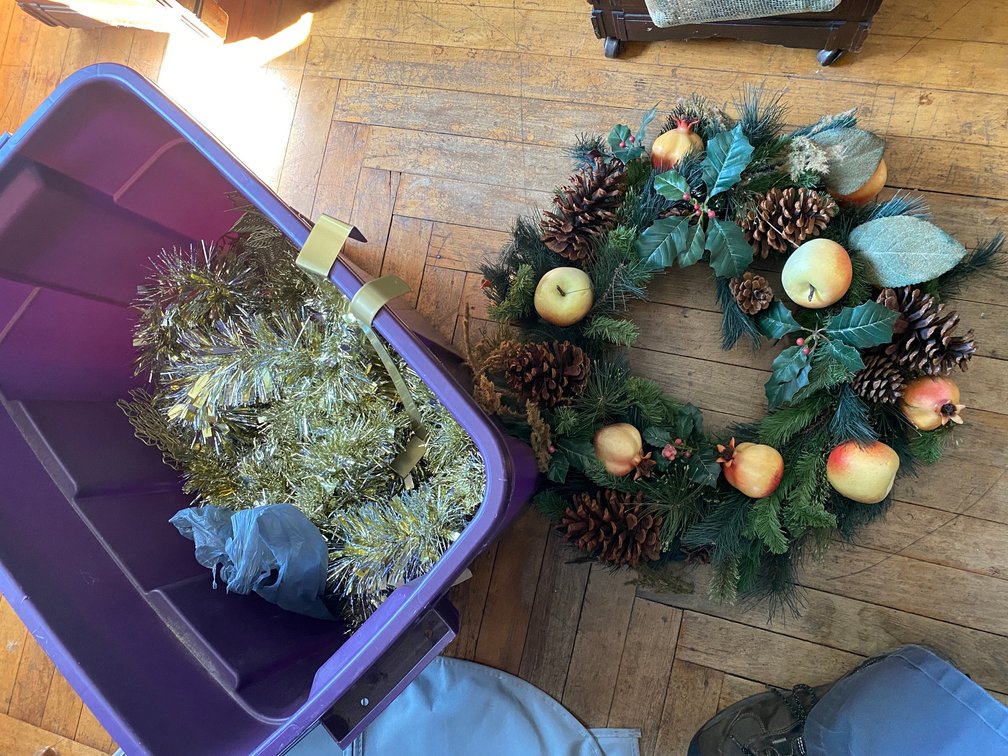 WREATH WITH APPLES AND PINE CONES AND GOLD TINSEL, WREATH HANGERS