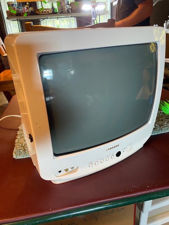 TUBE STYLE TV BY SAMSUNG