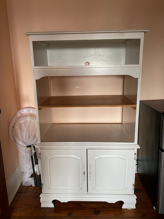 WOOD ENTERTAINMENT STAND WITH LOWER DOORS