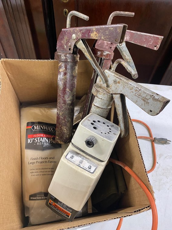 CAULKING GUNS