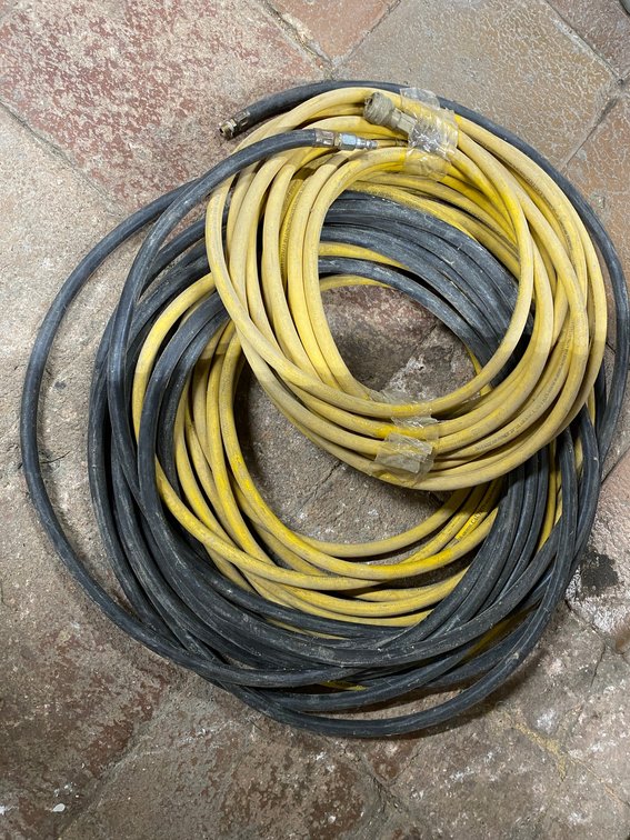 ASSORTED AIR HOSES