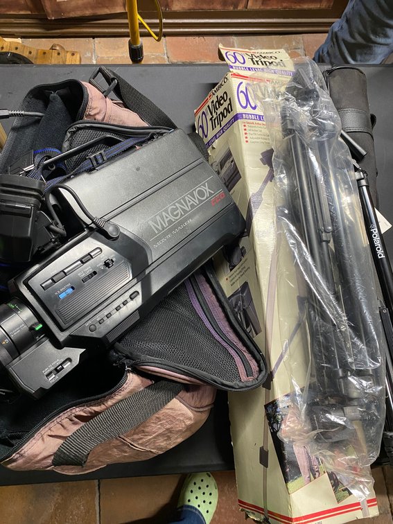MAGNAVOX MOVIE MAKER CAMCORDER WITH ASSORTMENT OF TRIPODS