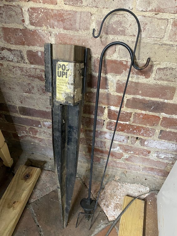 4X4 POST GROUND BRACKET AND TWO SHORT SHEPHERD'S HOOKS
