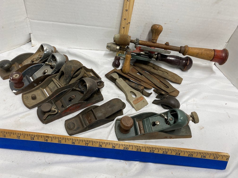 SIX SMALL WOOD PLANES