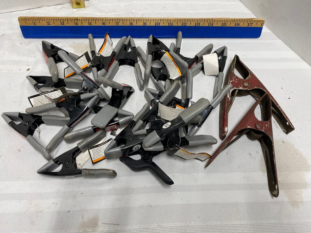 ASSORTMENT OF SQUEEZE CLAMPS
