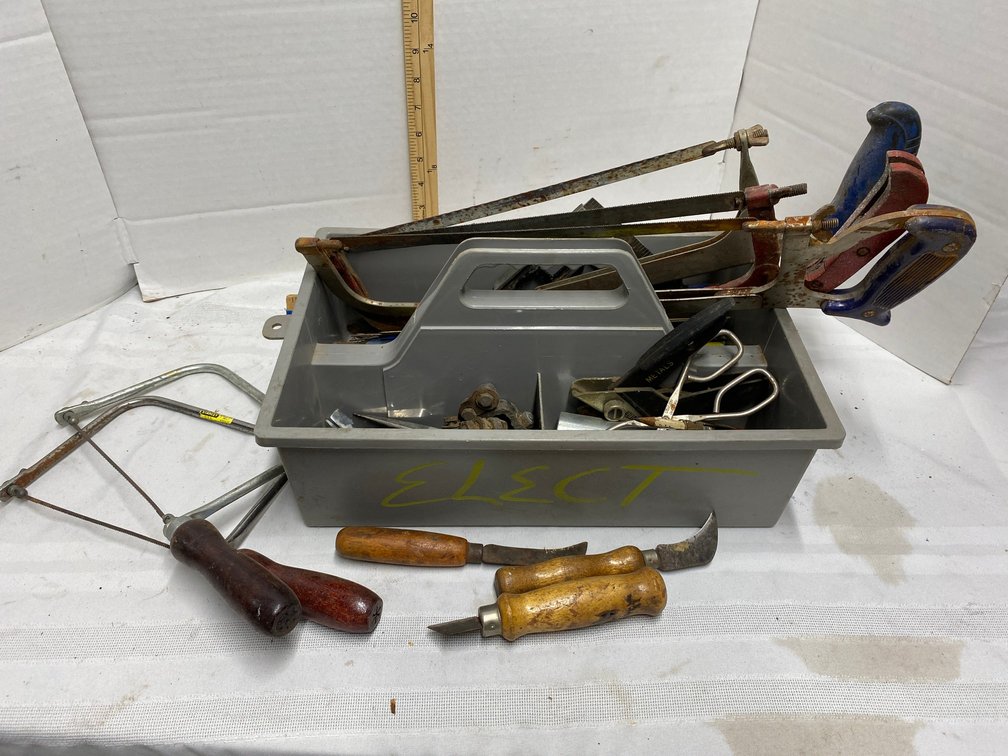PLASTIC TOOL CARRIER WITH HACKSAWS AND ASSORTED TOOLS