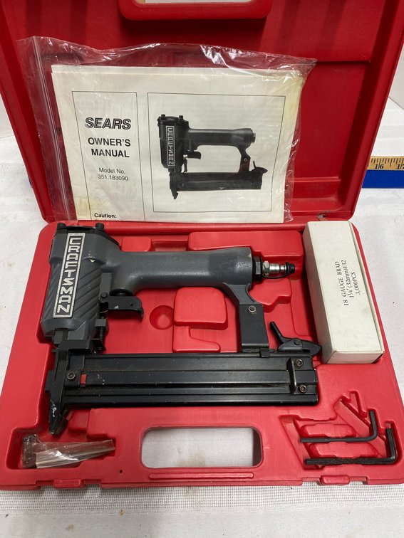 CRAFTSMAN AIR NAILER WITH 18 GAGE BRAD NAILS