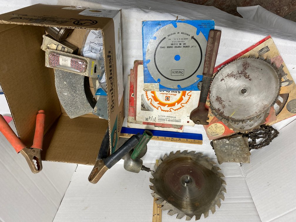 ASSORTMENT OF CIRCULAR SAW BLADES