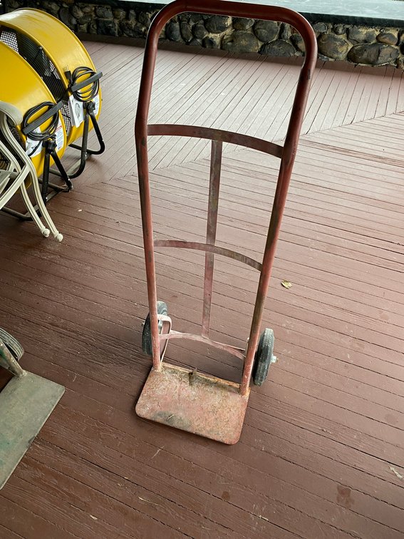 TWO-WHEELED DOLLY WITH SOLID TIRES