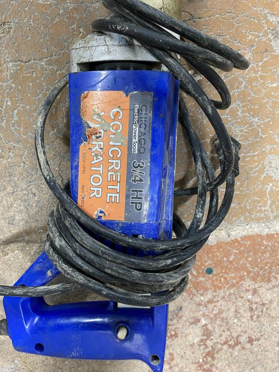 CHICAGO ELECTRIC THREE-QUARTER HORSEPOWER CONCRETE VIBRATOR