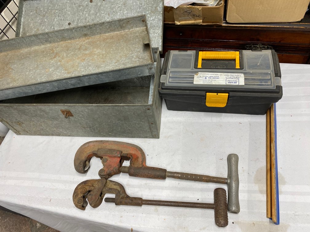 METAL TOOLBOX