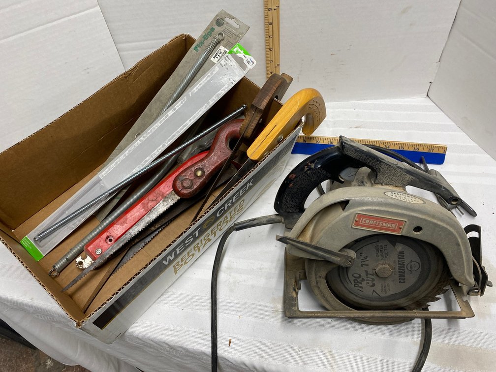 CRAFTSMAN SEVEN AND A QUARTER INCH CIRCULAR SAW
