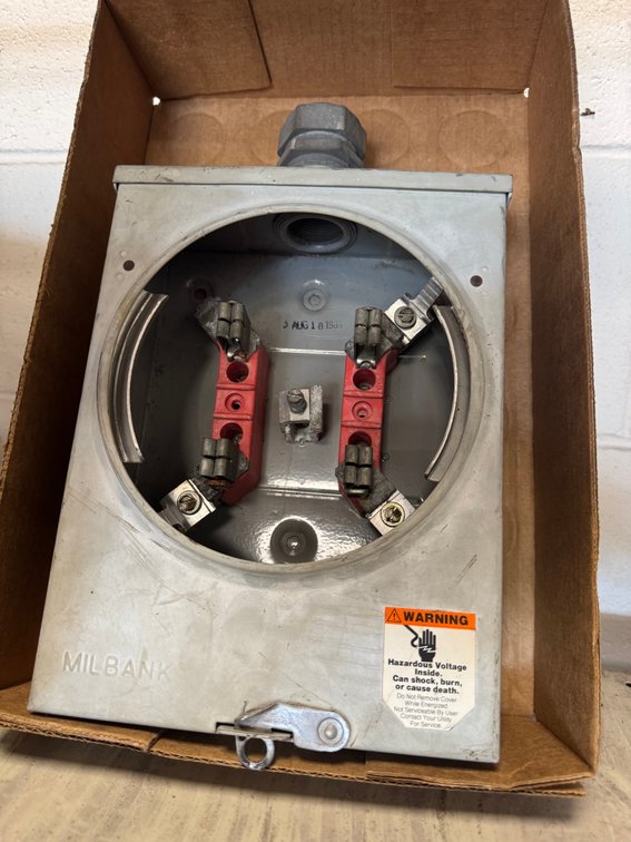 Milbank meter socket