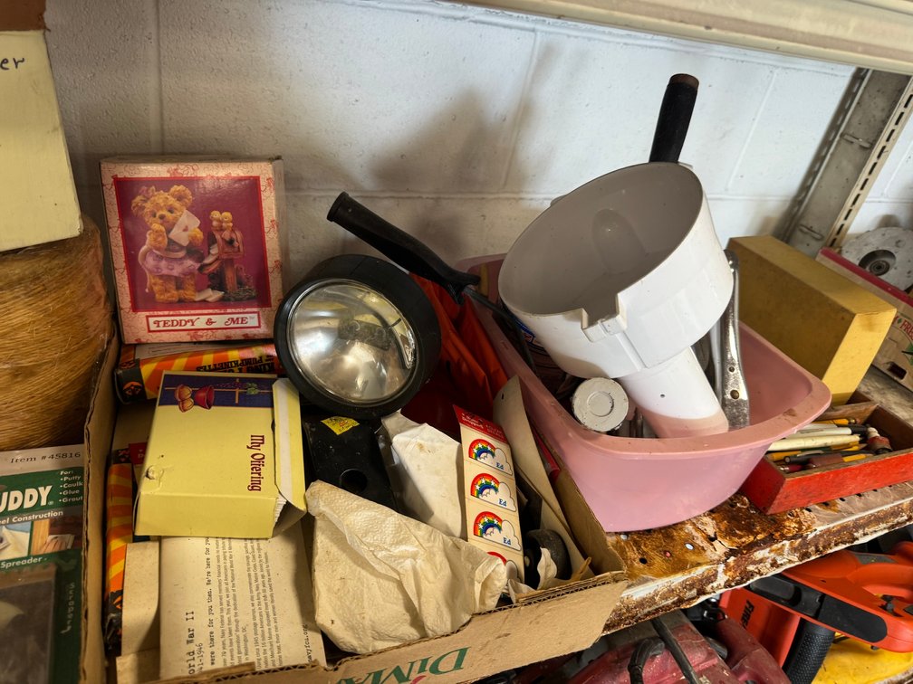 Brinkmann Q-Beam spotlight and household items
