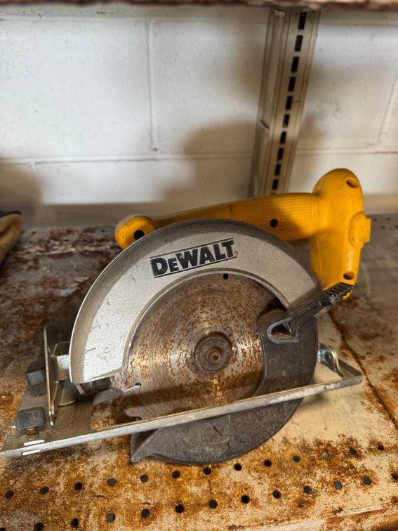 DeWalt DW939 circular saw