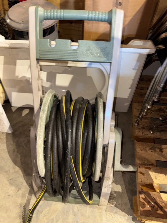 Suncast Hosemobile reel