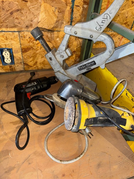 Manual flooring nailer, Corded Electric Drill, 2 Corded Electric Buffer/Polisher