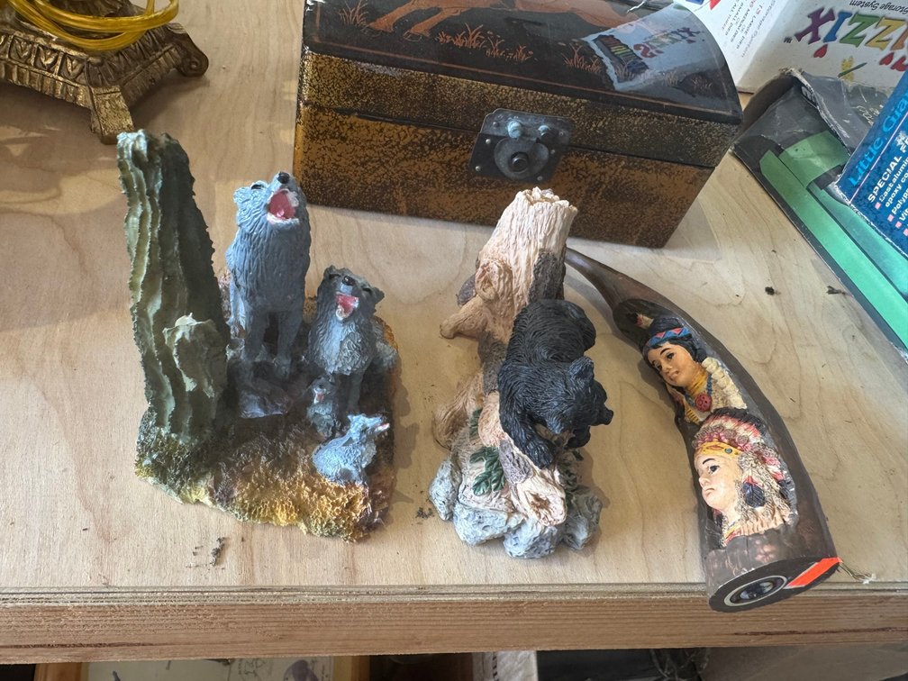 Decorative boxes and figurines