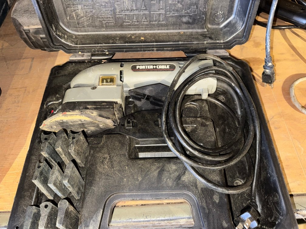 Portable bandsaw