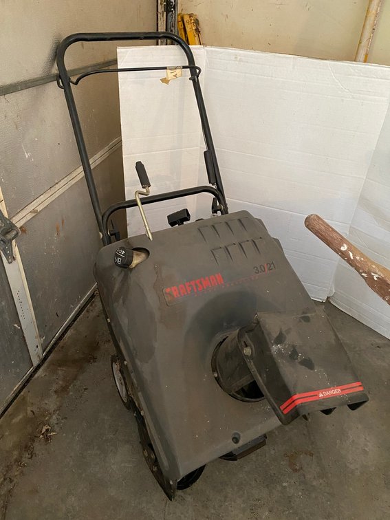 Craftsman 3 HP 21" cut snow blower**unknown condition**
