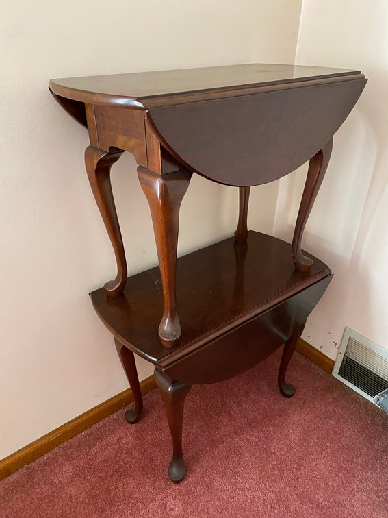 2 Dropleaf side tables