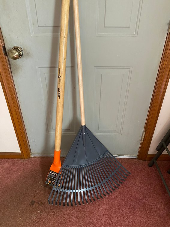 Big Mutt edger/scraper, leaf rake