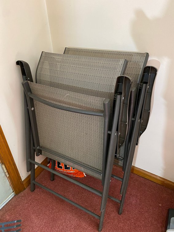 2 Folding chairs