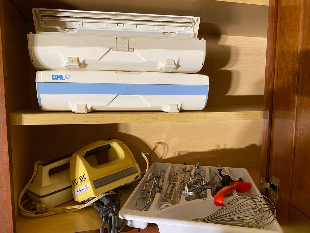 Cabinet lot