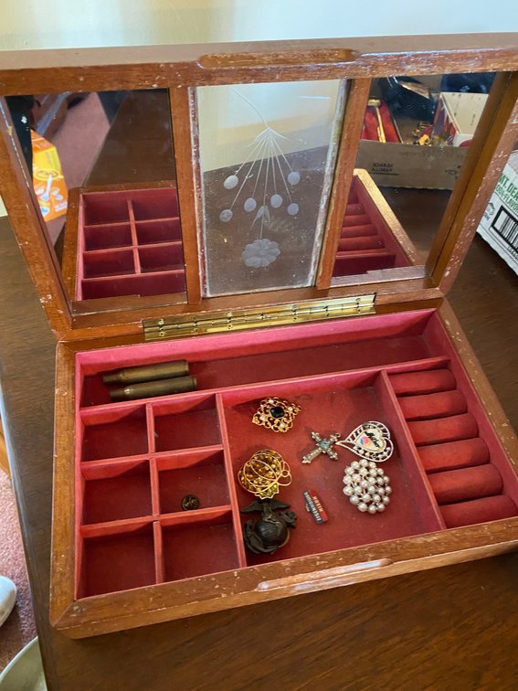 Jewelry box with pins