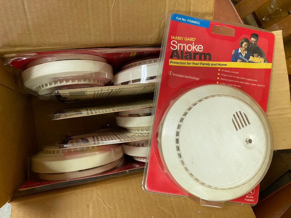6 Smoke alarms-never used
