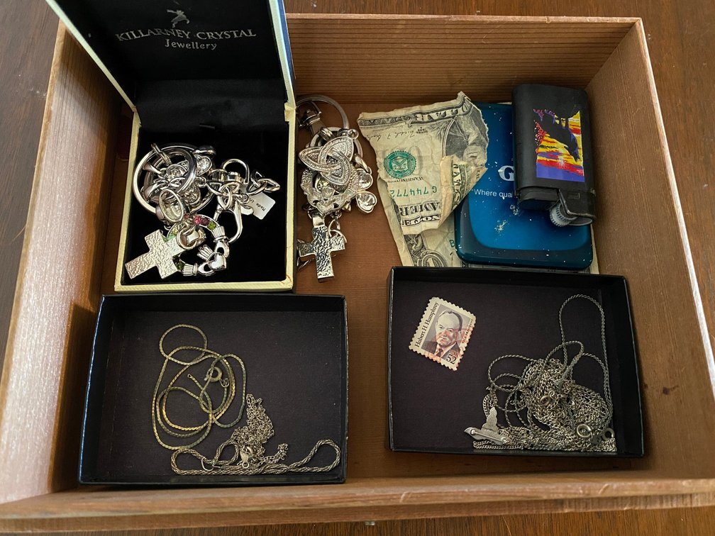 Costume jewelry-keyrings, lighter
