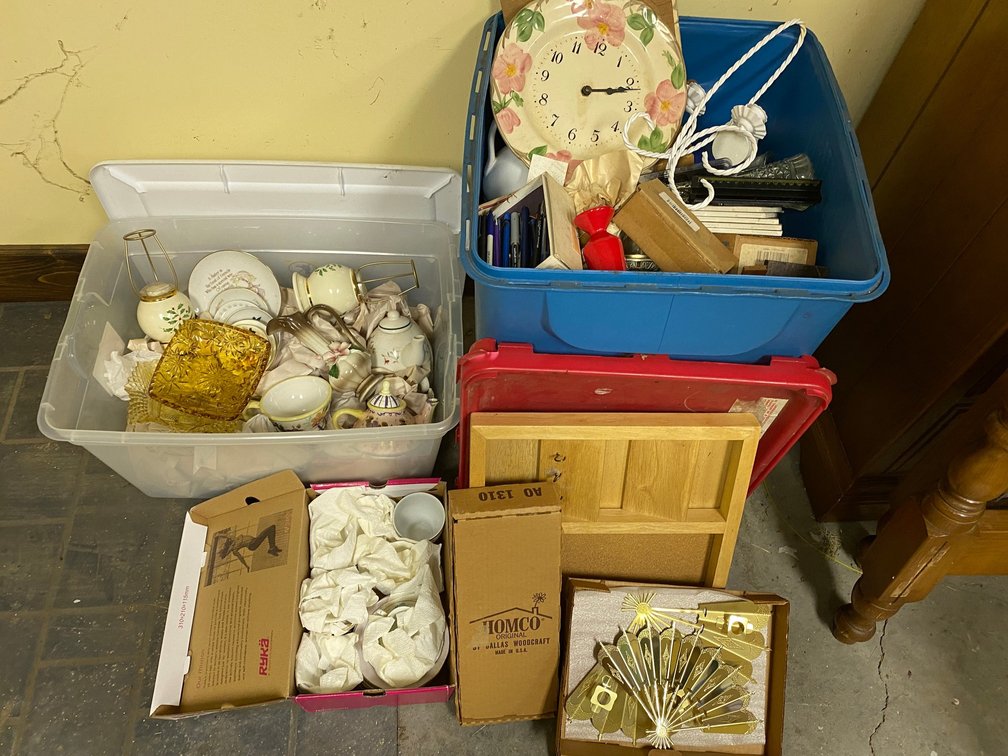 2 Totes of decorator items