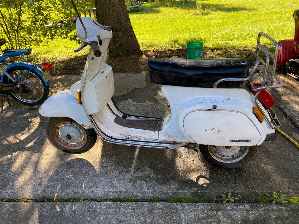 Piaggio Vespa P125X Motor Scooter