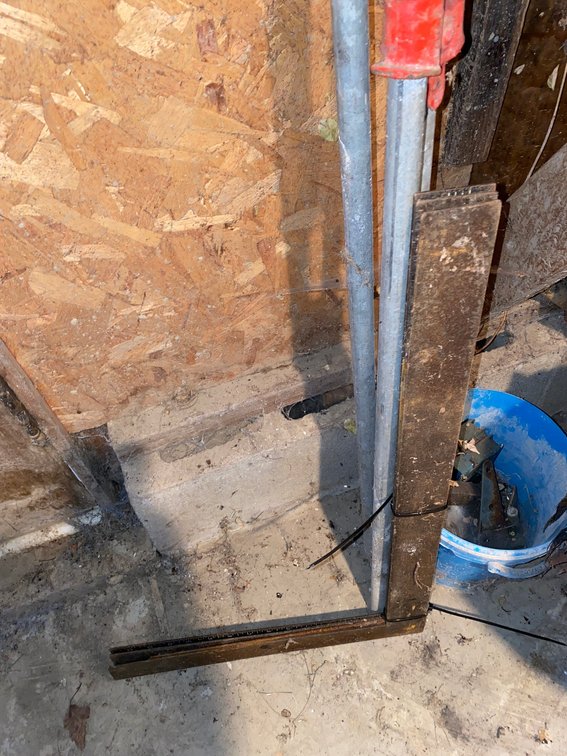 Squares & Pipe Clamps
