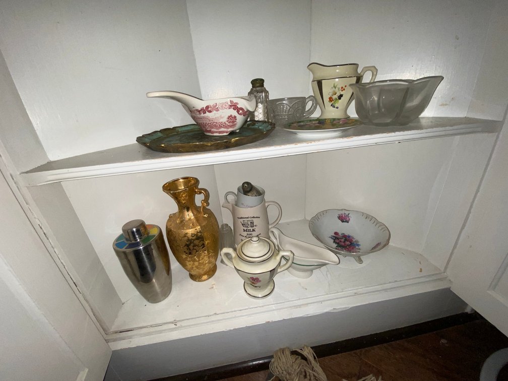 Vintage China, Gravy Boats, Serving Pieces & Decorative Ware