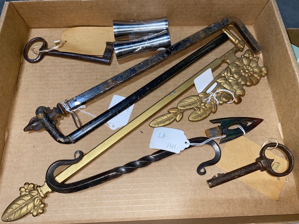 Spearhead, Antique Keys and Collectibles