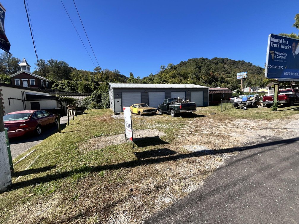 Image for 4-Bay Commercial Garage with Apartment in Marmet