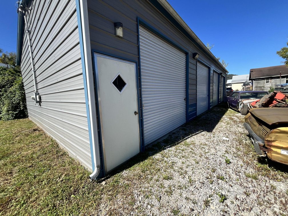 Image for 4-Bay Commercial Garage with Apartment in Marmet