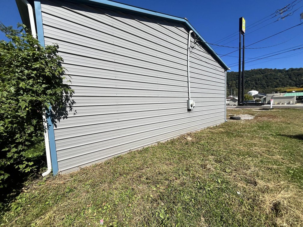 Image for 4-Bay Commercial Garage with Apartment in Marmet