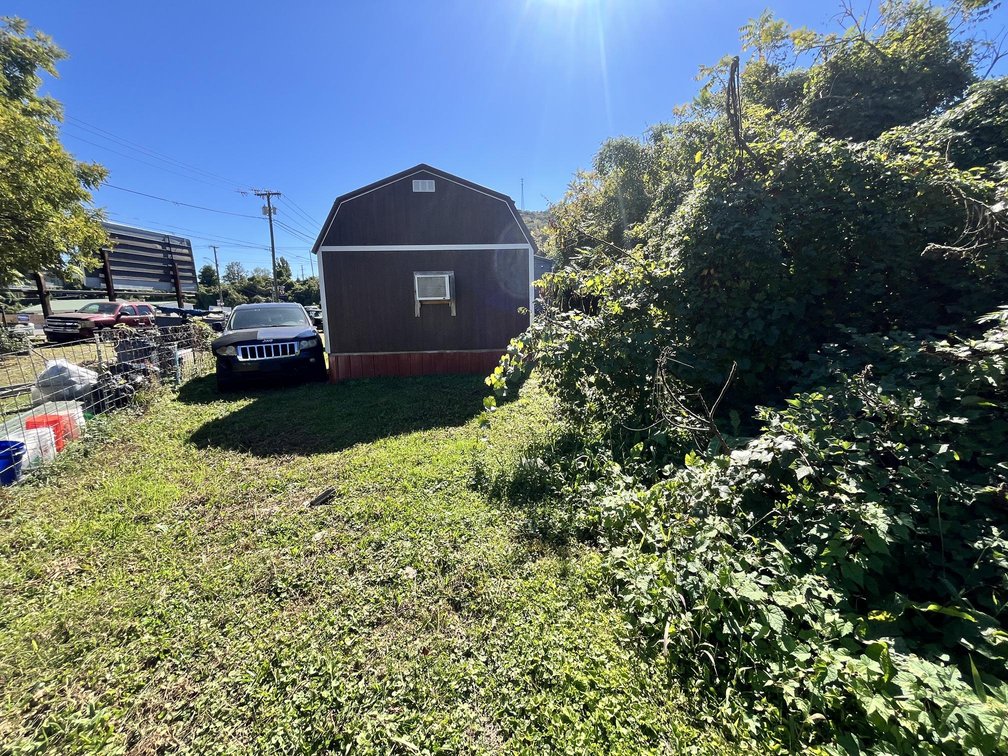 Image for 4-Bay Commercial Garage with Apartment in Marmet