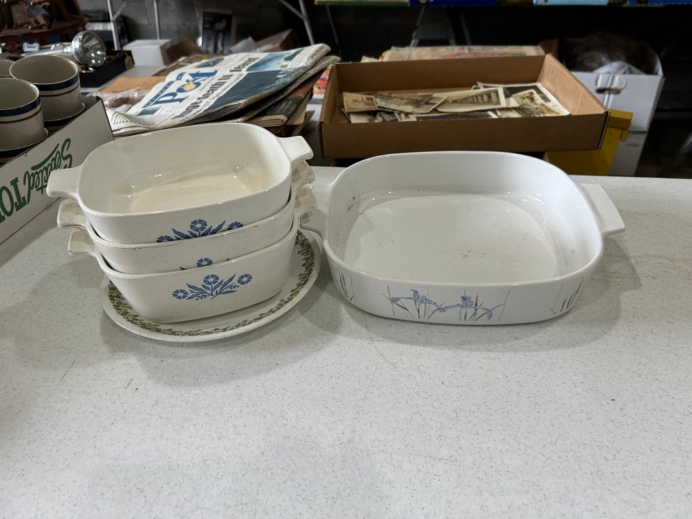 CorningWare-3 pieces are cornflower blue