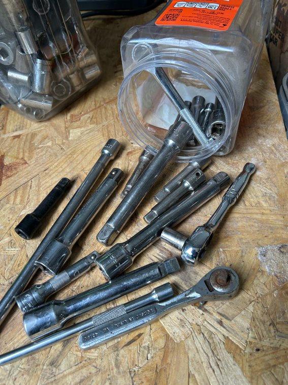 Socket wrenches