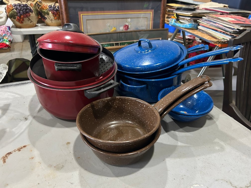 Speckled pan, bowls, ladles