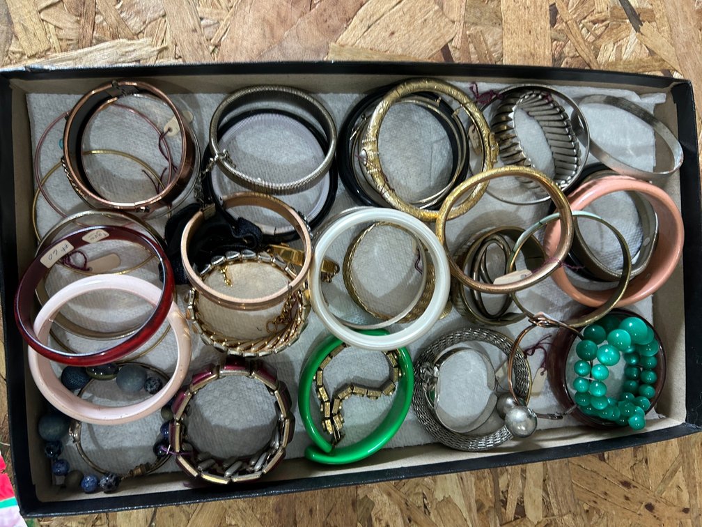 Ladies costume jewelry bracelets