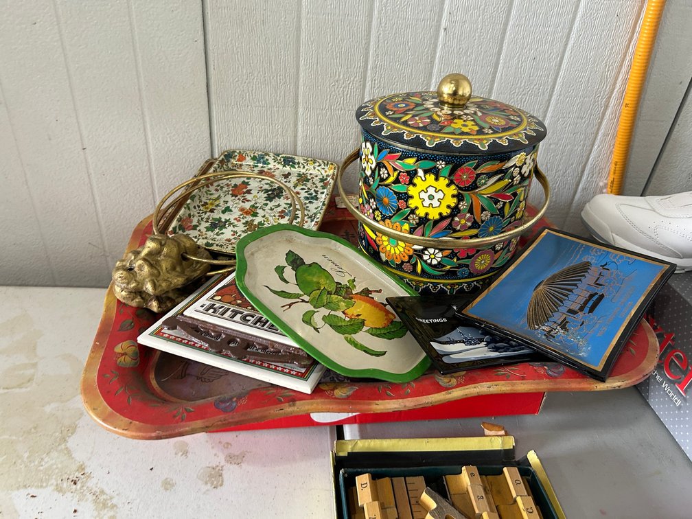 Tin canister, small vintage plates